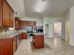 10019 Blissful Valley Ln in Tomball, TX - Building Photo - Building Photo