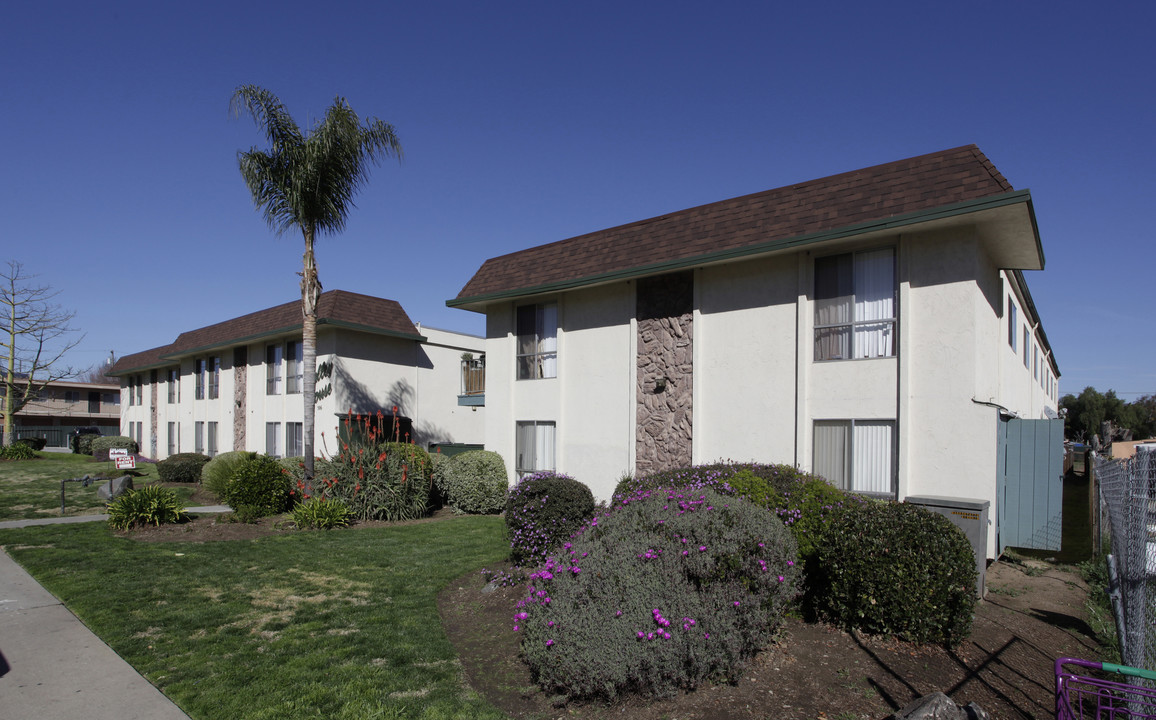 Arroyo Escondido Apartments in Escondido, CA - Building Photo