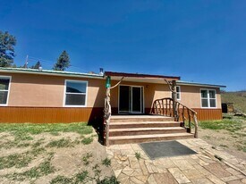 230 Chambers Pl in Pagosa Springs, CO - Building Photo