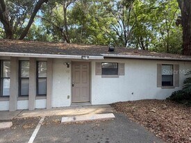 32818 Lake Square Ct in Leesburg, FL - Building Photo