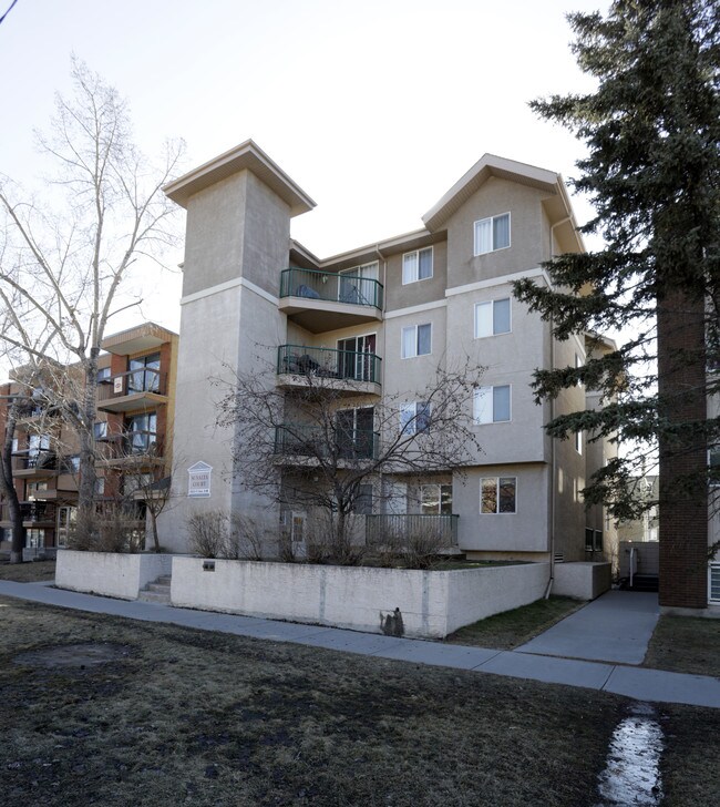 1833 11th Ave SW in Calgary, AB - Building Photo - Primary Photo