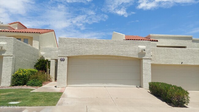 property at 2426 E Palo Verde Dr