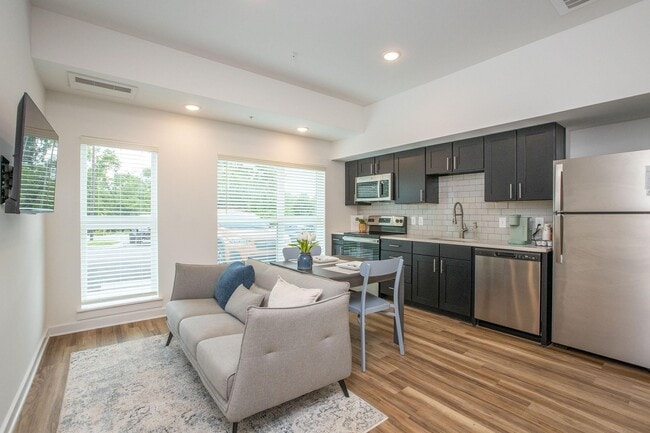 East Seventy Nine Apartments in Nashville, TN - Foto de edificio - Building Photo