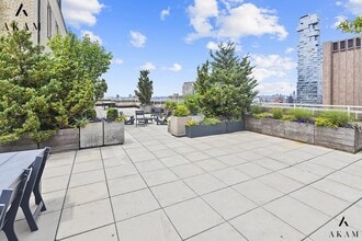 80 Chambers St-Unit -10-F in New York, NY - Building Photo - Building Photo