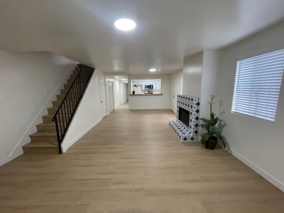 16126 S Ainsworth St, Unit Unit C in Gardena, CA - Building Photo
