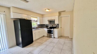 2445 King Ave in Auburndale, FL - Building Photo - Building Photo