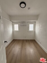 4501 S Budlong Ave in Los Angeles, CA - Building Photo - Building Photo