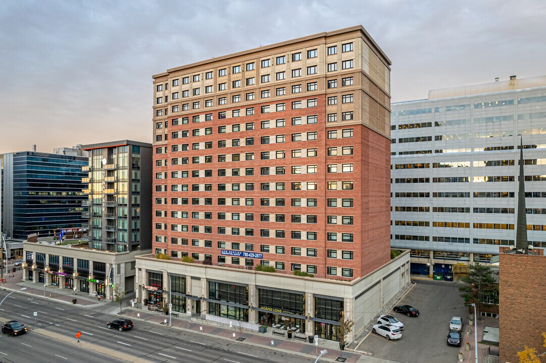 Mayfair Village South in Edmonton, AB - Building Photo