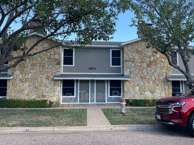 1604 Sun Valley Dr