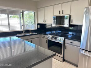 6221 E Gelding Dr in Scottsdale, AZ - Building Photo - Building Photo