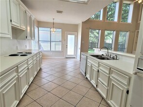 117 S Laguna Pointe Dr in League City, TX - Building Photo - Building Photo