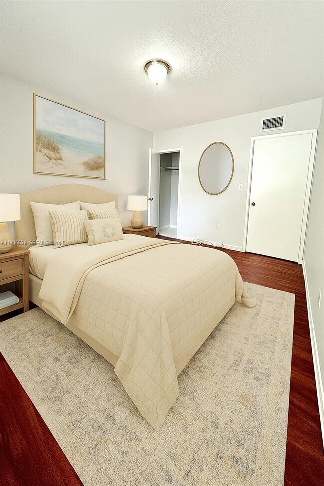 3490 SW 9th St in Miami, FL - Building Photo - Building Photo