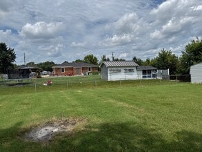 146 Miller Dr in Shepherdsville, KY - Building Photo - Building Photo