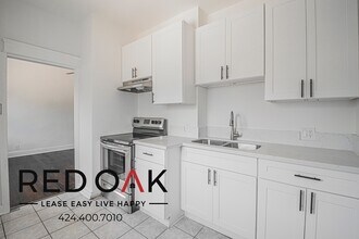 2737 San Marino St in Los Angeles, CA - Building Photo - Building Photo