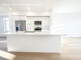 8535-8519 19 Ave SE in Calgary, AB - Building Photo