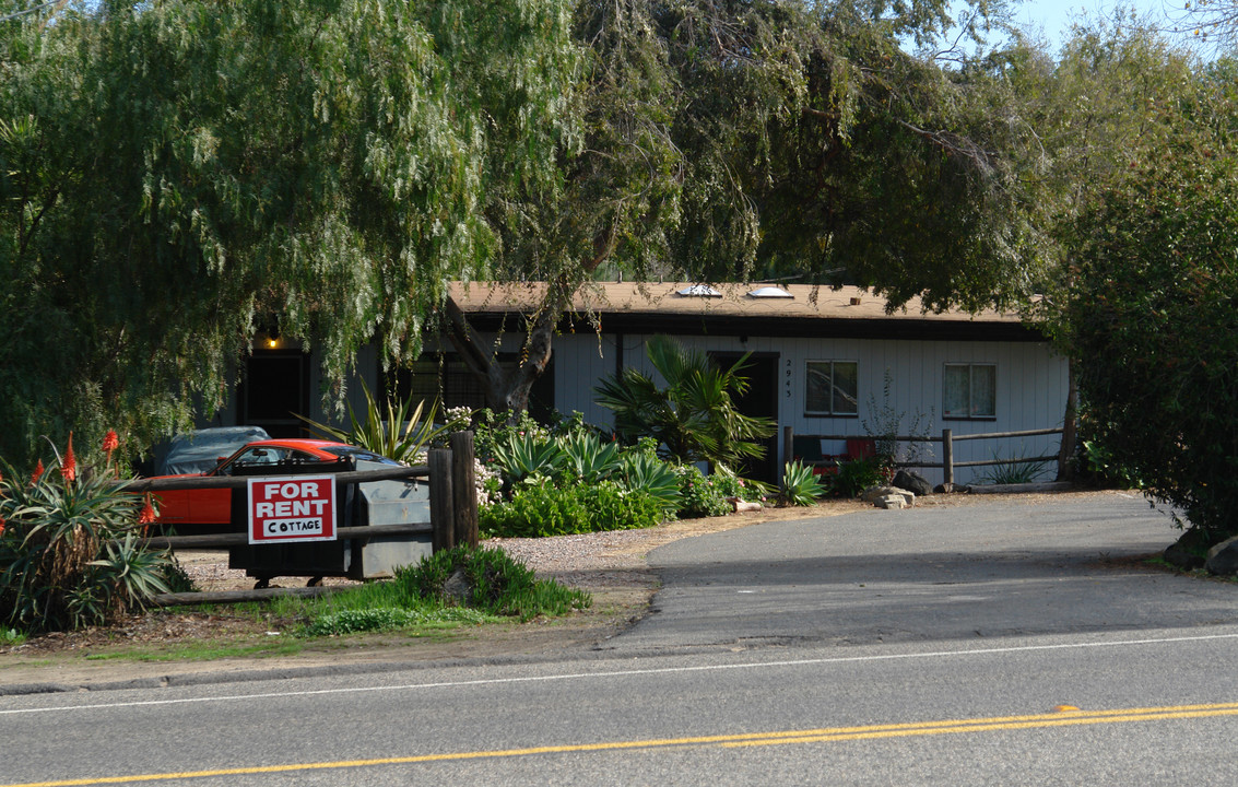 2943-2945 E Vista Way in Vista, CA - Building Photo