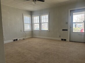 225 W 1st St in Junction City, KS - Building Photo - Building Photo