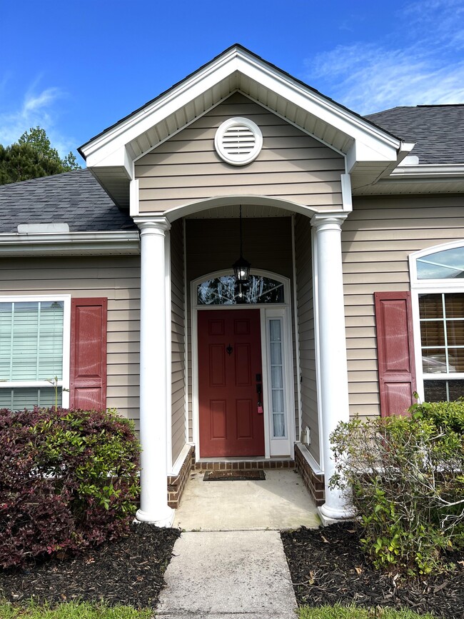 property at 8 River Rock Rd