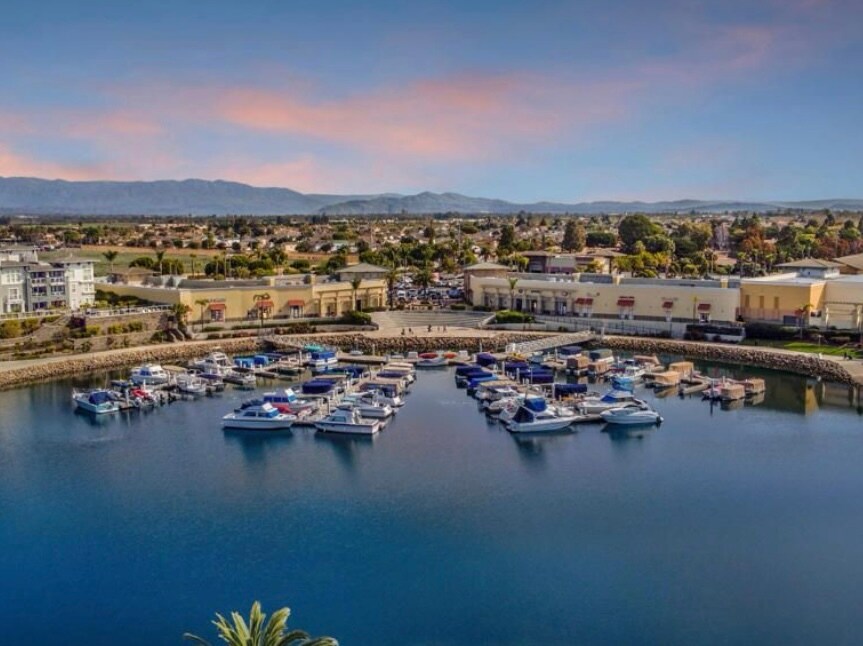 4012 Tradewinds Dr in Oxnard, CA - Building Photo