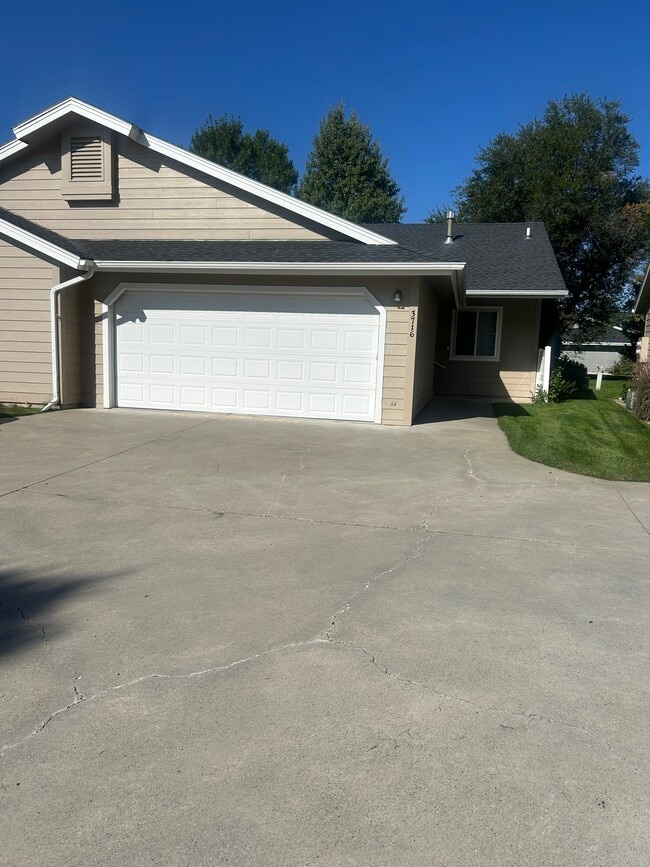 property at 3716 Decathlon Pky