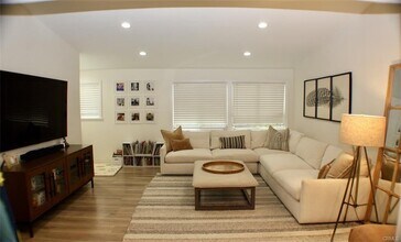 4820 Abbeyville Ave in Los Angeles, CA - Building Photo - Building Photo