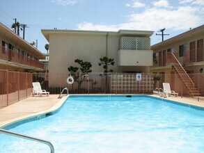 Kensington Apartments in Torrance, CA - Building Photo - Building Photo