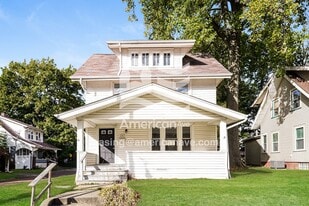 1247 Hoover Pl NW in Canton, OH - Building Photo