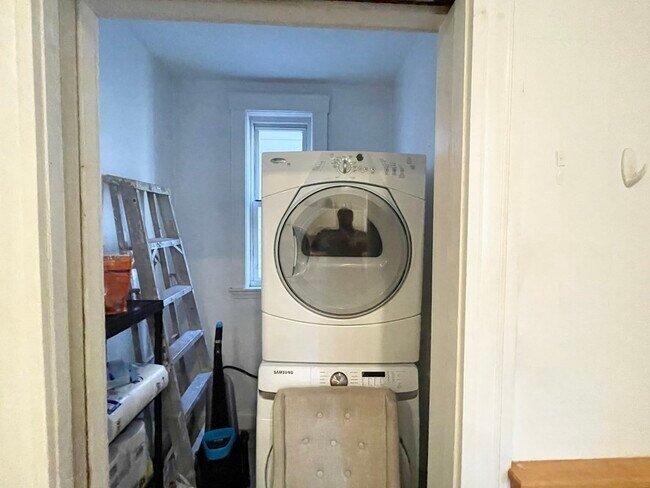 64 Fisher Ave, Unit 2 in Boston, MA - Building Photo - Building Photo