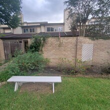 726 Country Pl Dr in Houston, TX - Building Photo - Building Photo