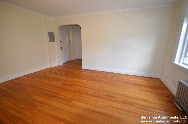 2045 Commonwealth Ave, Unit 48 in Boston, MA - Building Photo - Building Photo