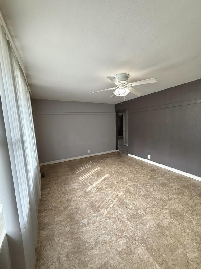 1020 W Calhoun St in Macomb, IL - Building Photo - Building Photo