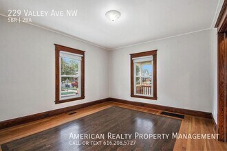 229 Valley Ave NW in Grand Rapids, MI - Building Photo - Building Photo