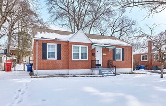 1490 E Duchesne Dr in Florissant, MO - Building Photo - Building Photo