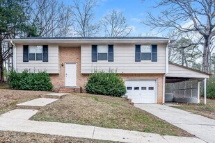 5040 Loren Ln in Pinson, AL - Building Photo