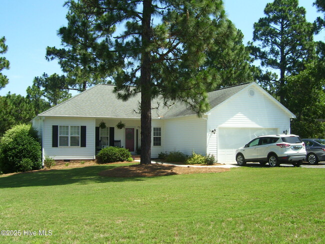 183 Bellhaven Dr in Whispering Pines, NC - Building Photo - Building Photo