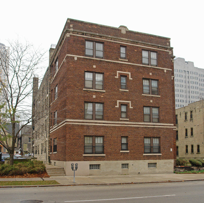 The Candon Court Apartments in Milwaukee, WI - Building Photo - Building Photo