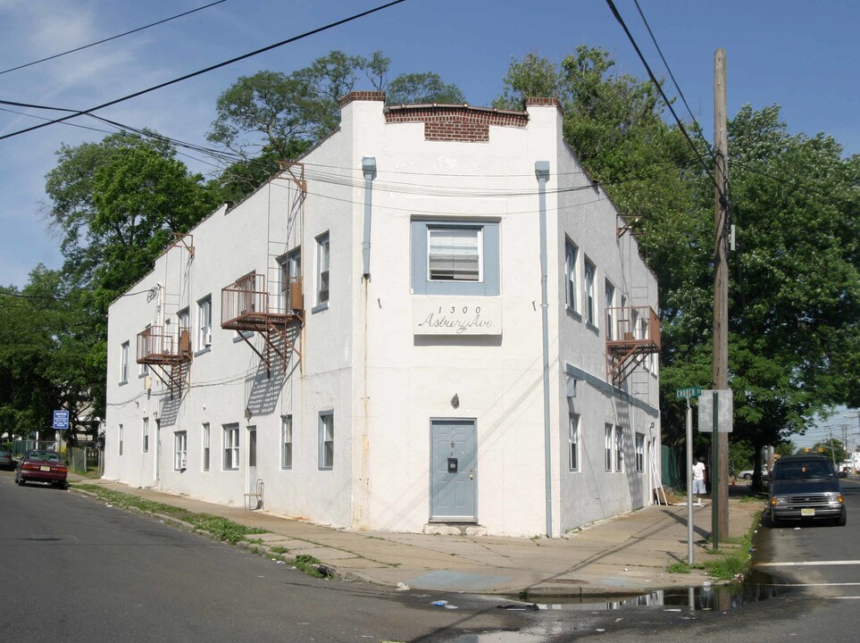 1300 Asbury Ave in Asbury Park, NJ - Building Photo