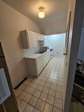 413 W Vine St, Unit 0 in Kalamazoo, MI - Foto de edificio - Building Photo