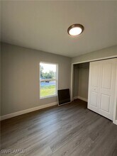 8465-8465 Agate St in Port Charlotte, FL - Foto de edificio - Building Photo