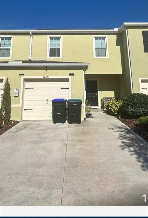 12423 Bowes Branch Rd in Orlando, FL - Foto de edificio