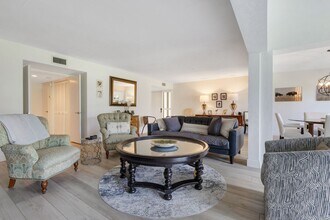 528 Retreat Dr in Naples, FL - Building Photo - Building Photo
