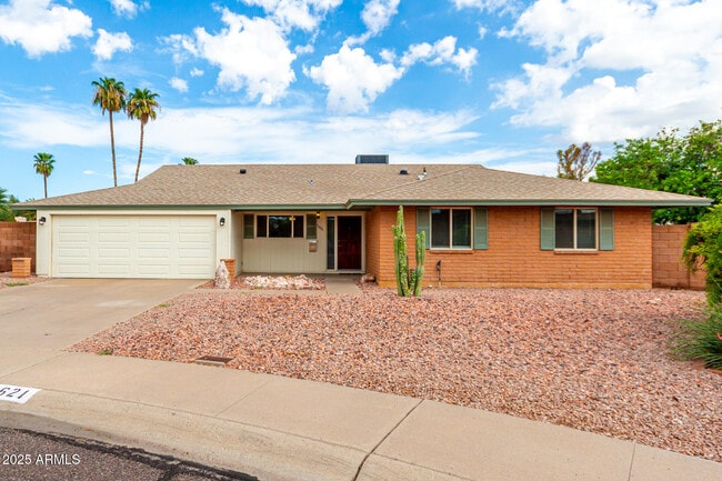 property at 11621 N 39th St
