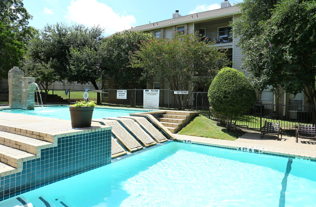 Salado at Walnut Creek Apartments in Austin, TX - Building Photo