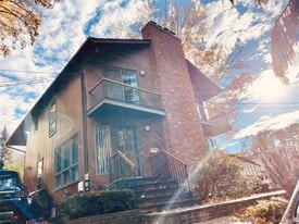 4 Avenue B in Port Washington, NY - Building Photo