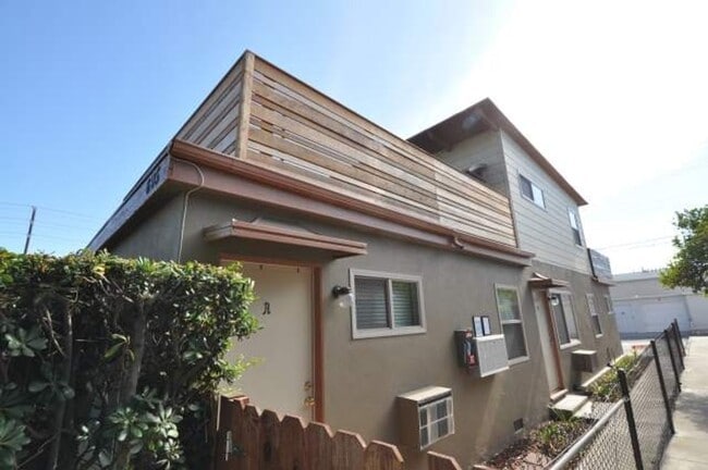 605-609 North Hollywood Way