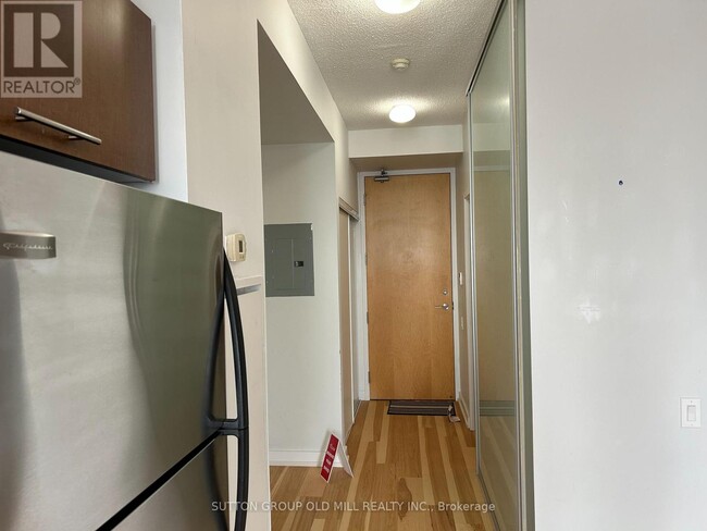 33-1133 Mill St in Toronto, ON - Building Photo - Building Photo