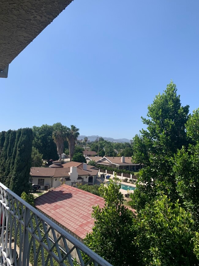 19029 Nordhoff St, Unit 308