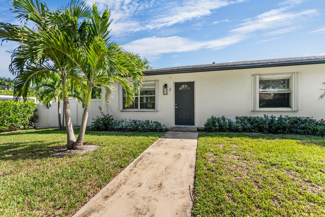 632 Allen Ave in Delray Beach, FL - Building Photo