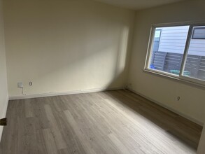 1055 61st St, Unit 1055 in Oakland, CA - Foto de edificio - Building Photo
