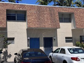 15389 S Dixie Hwy in Palmetto Bay, FL - Building Photo
